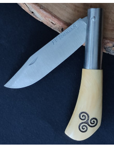 Navaja personalizada trisquel Francisco Vega