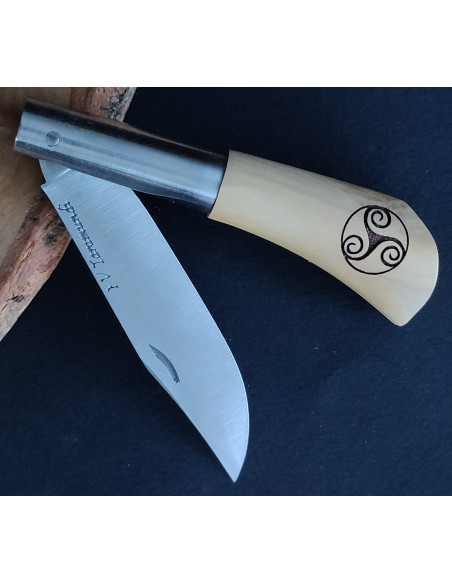 Navaja trisquel aro Francisco Vega