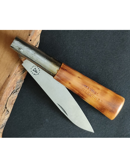 Navaja quemada J. L. BERMUDEZ