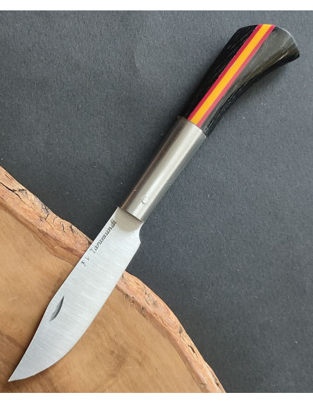 Navaja personalizada bandera España negra Francisco Vega  TARAMUNDI