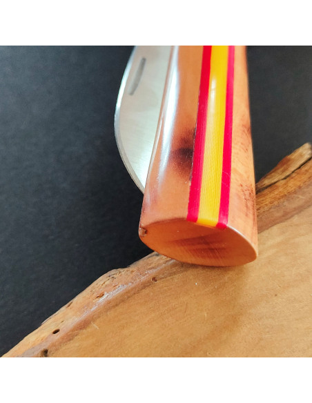 Navaja cerezo quemado bandera España Francisco Vega