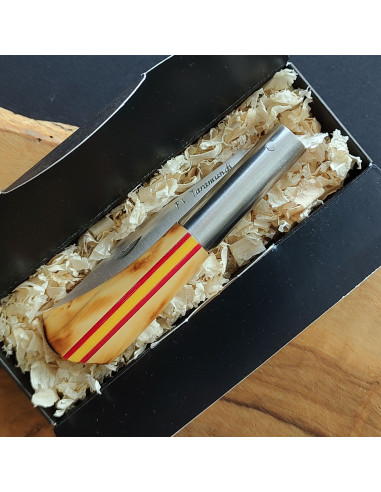 Navaja boj quemada bandera España Francisco Vega