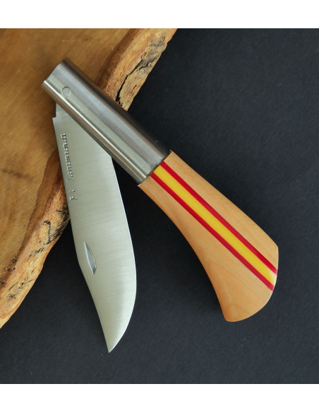 Navaja cerezo bandera España Francisco Vega