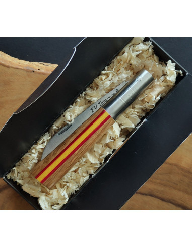 Navaja roble bandera España Francisco Vega