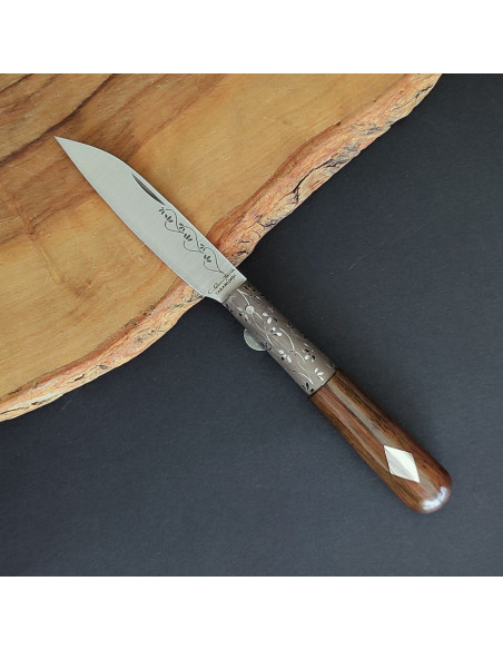 Navaja ébano verde con virola decorada y bloqueo del artesano Carlos Quintana Taramundi