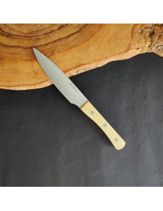 Cuchillo cebollero de 15cm de hoja con empuñadura en madera de boj lisa del artesano Antonio Quintela Taramundi