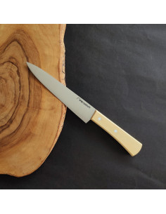 Cuchillo cocina cebollero de 17cm de hoja con empuñadura en madera lisa de la Cuchillería de Taramundi.