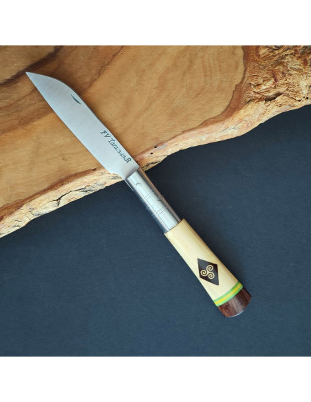 Navaja trisquel boj + culata - Francisco Vega