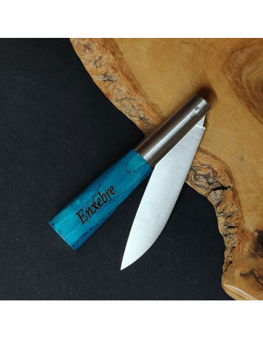 Navaja fresno tintada en azul del artesano Carlos Quintana personalizada con nombre