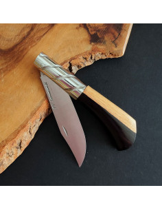 navaja con empuñadura en ébano bicolor y virola decorada con espiral del artesano Francisco Vega 2