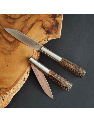 Navaja con empuñadura laminada en tonos marrón y negro del artesano Carlos Quintana Taramundi