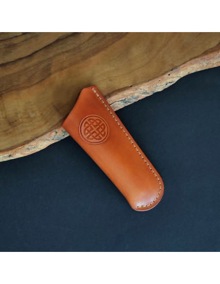 Funda de cuero decorada para navaja de 9cm de hoja