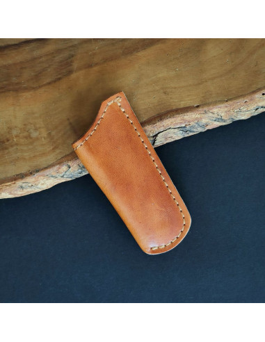 Funda cuero lisa para navaja de 6cm de hoja.