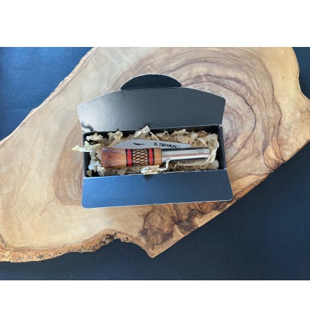 navaja con decorado cruzadillo en carbono