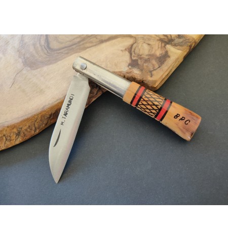 navaja con decorado cruzadillo en carbono personalizada